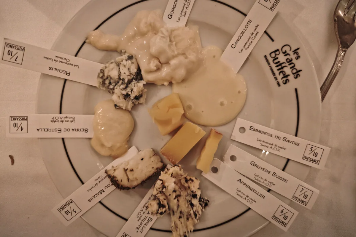Cheese platter at Les Grands Buffets